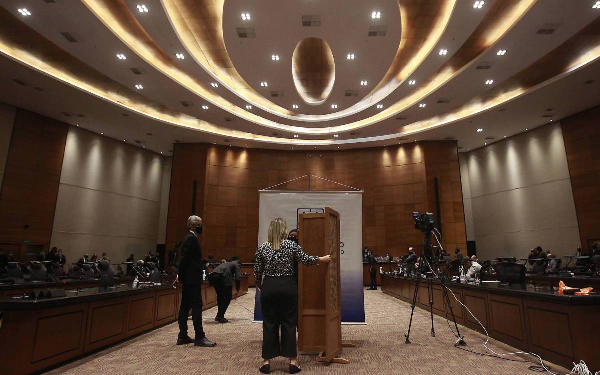 RIO DE JANEIRO(RJ), 07/04/2021 - Impeachment / Governador / Wilson Witzel / Pol&iacute;tica - O presidente do Tribunal de Justi&ccedil;a (TJRJ) e do Tribunal Especial Misto (TEM),  desembargador Henrique Carlos de Andrade Figueira, conduziu sess&atilde;o do TEM em que foi ouvido o ex-secret&aacute;rio estadual de Sa&uacute;de, Edmar Santos, e realizado o interrogat&oacute;rio do governador afastado, Wilson Witzel do (PSC). Foto: Luciano Belford/Agencia O Dia