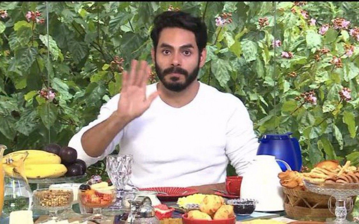 Rodolffo com a 'peruca do monstro' que usou no programa, e participando do 'Mais Você' (D)