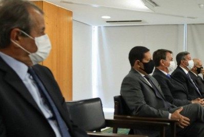 Planalto apaga foto de condenado no Mensalão durante posse de nova ministra