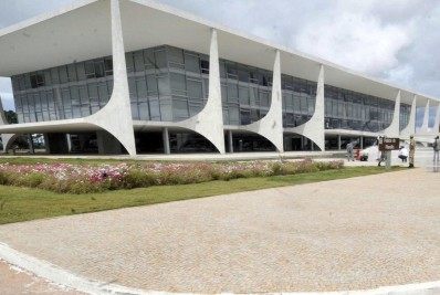 Governo federal publica MP que cria o Programa Auxílio Brasil