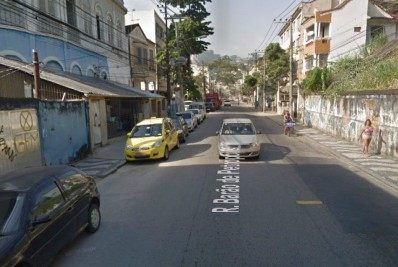 Após tremor, moradores de edifício no Rio Comprido saem às pressas de casa