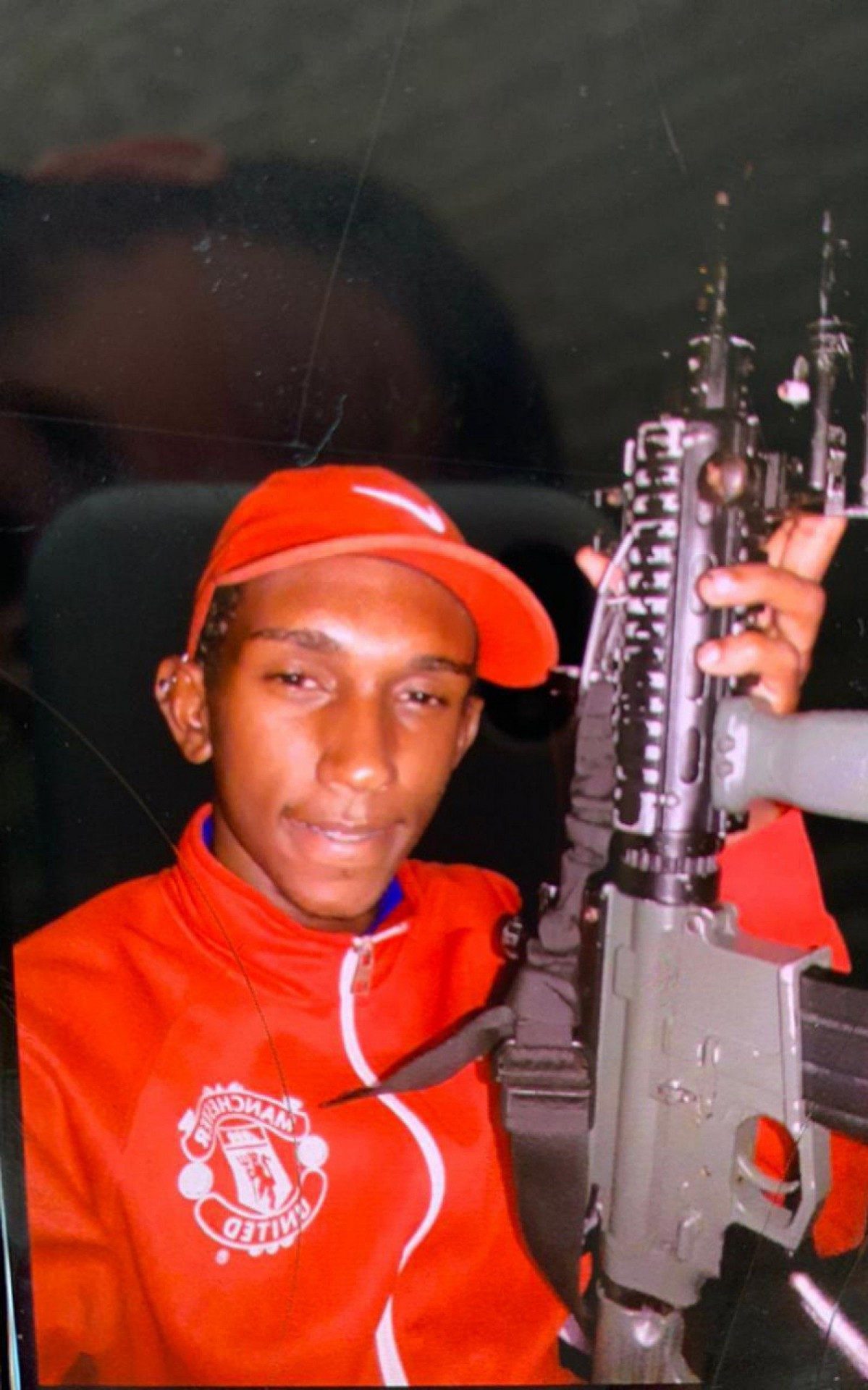 Criminoso postava fotos nas redes socais com armas na m&atilde;o