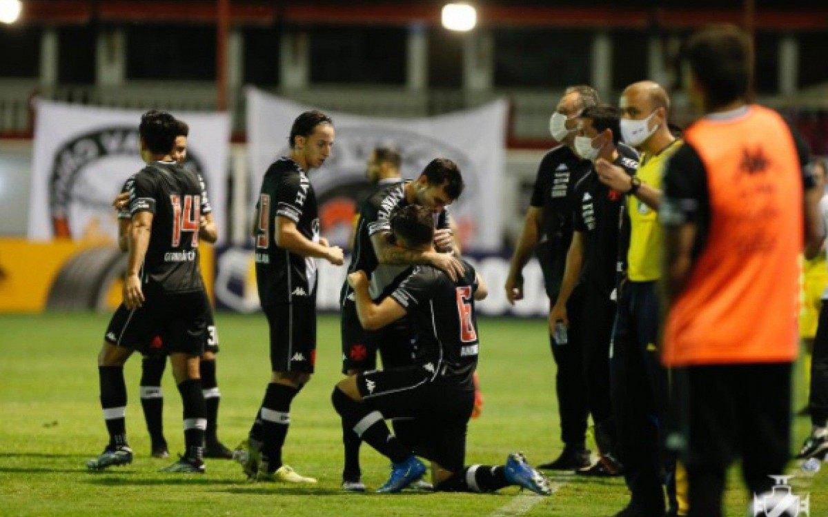 Vasco avan&ccedil;ou de fase