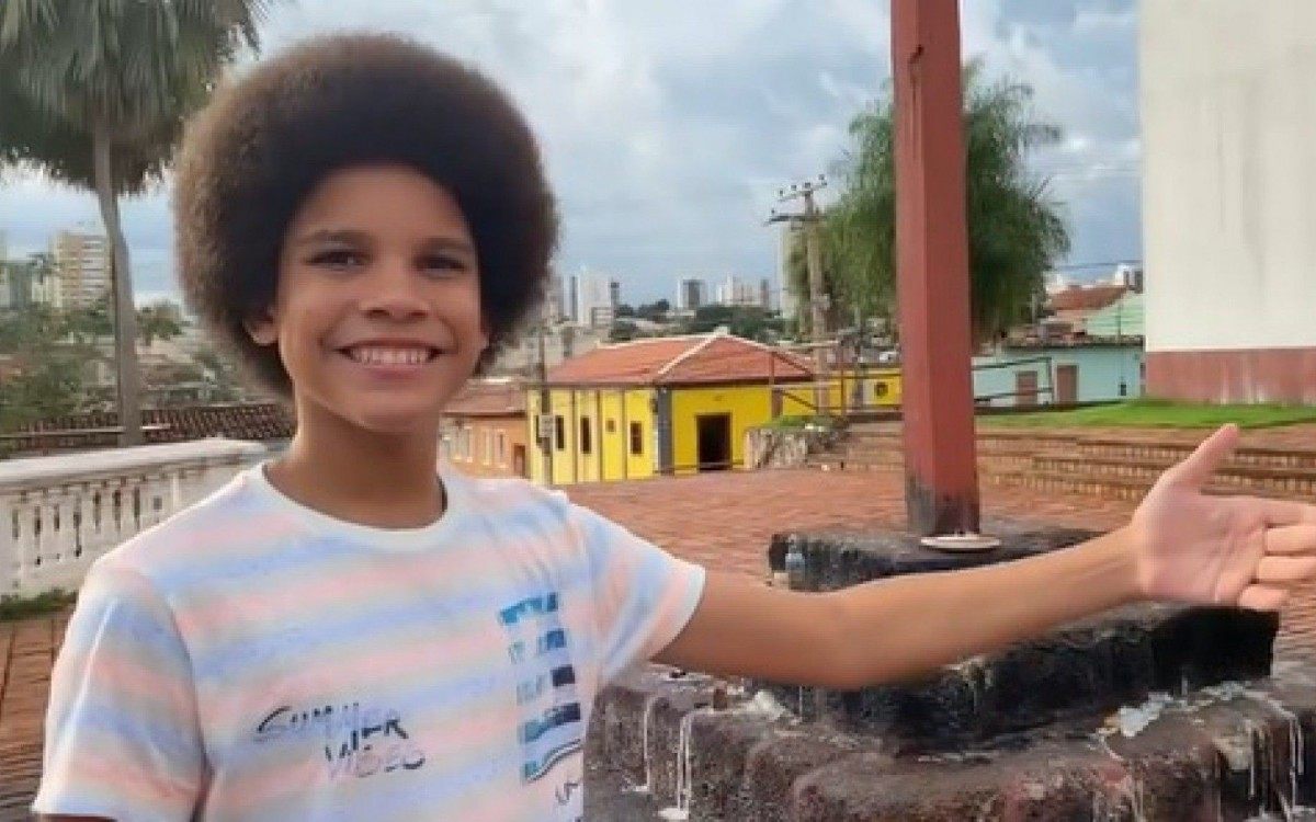 Protagonista de 'Bugados' participa do 3º episódio do Rolê Gloob de Férias, Fábia Oliveira