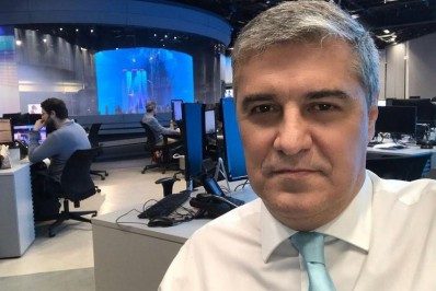 Flávio Fachel vira tema de trabalho de casa e comemora na web