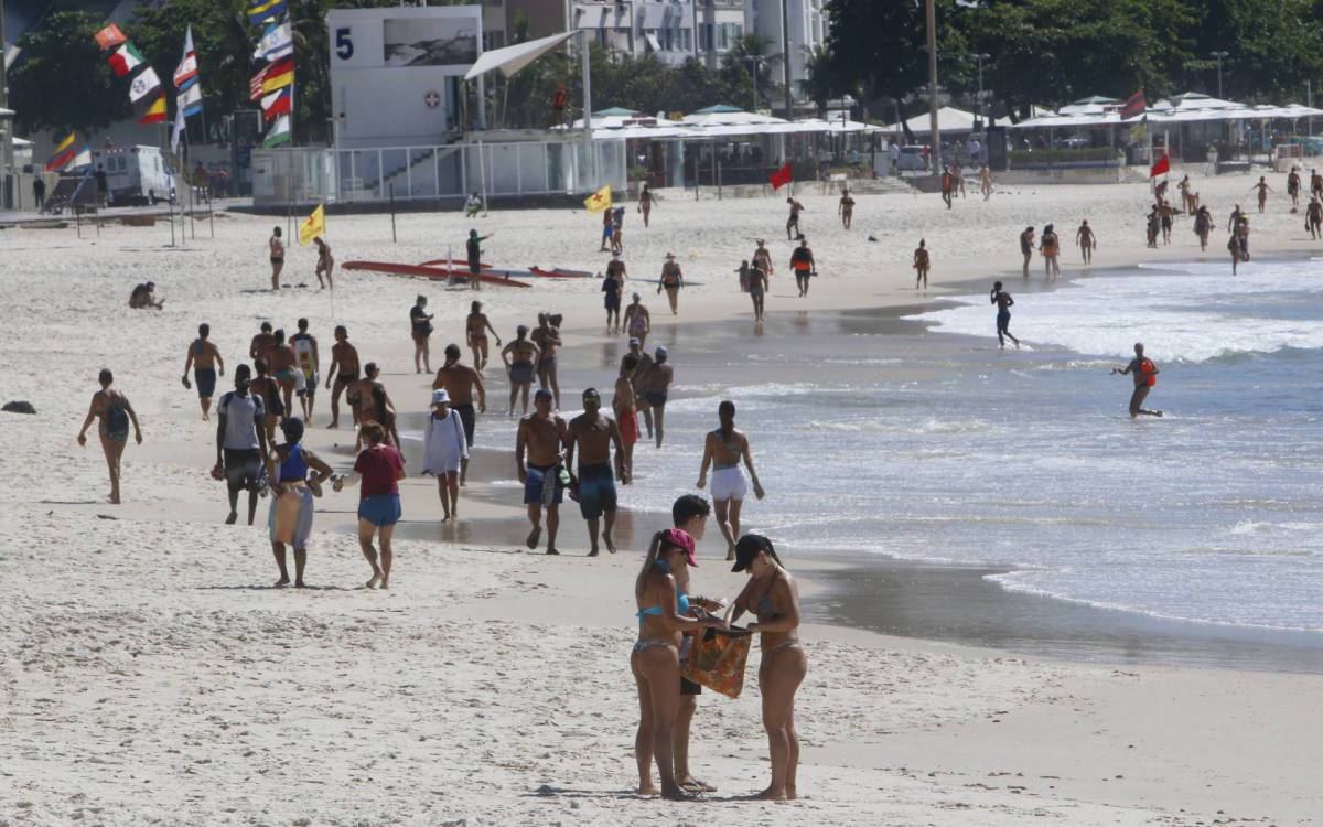 Praia de Copacabana: descumprimentos pontuais na areia - Reginaldo Pimenta / Agencia O Dia
