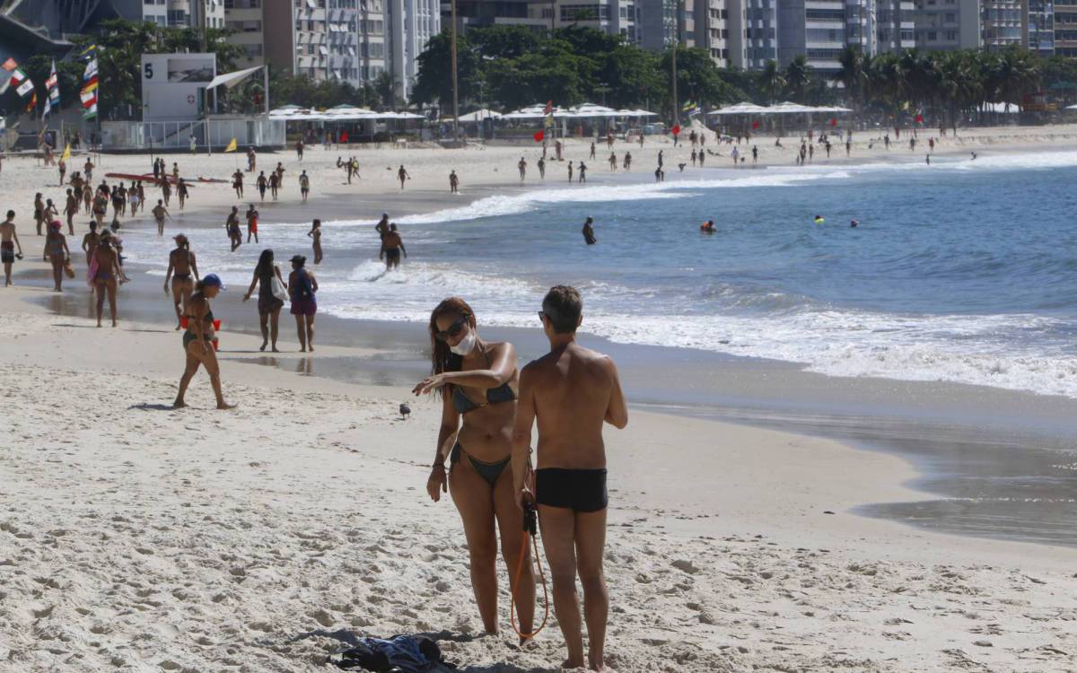 Praia de Copacabana: descumprimentos pontuais na areia - Reginaldo Pimenta / Agencia O Dia