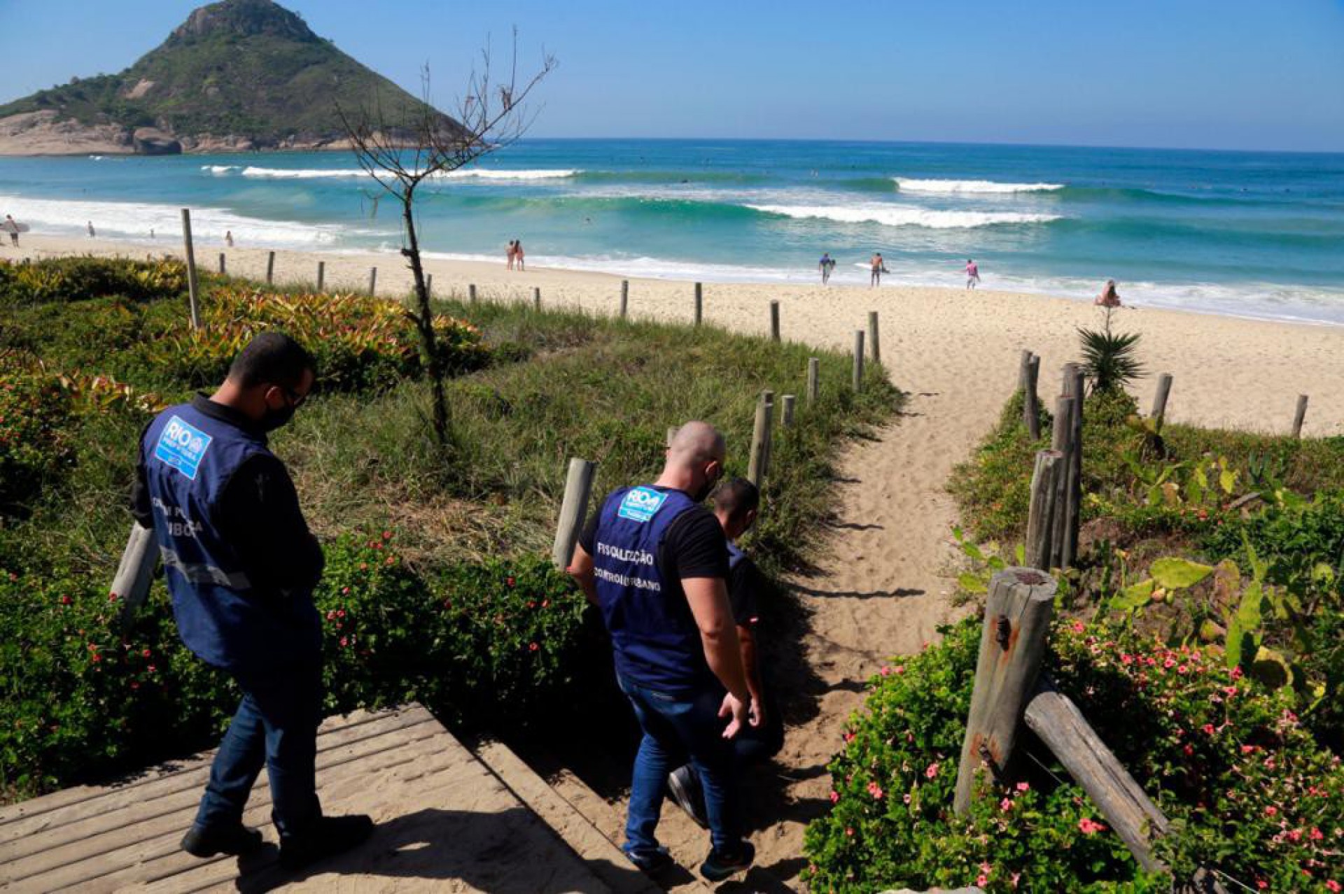 Permanência na areia das praias está proibida pelo decreto municipal - Divulgação/Seop