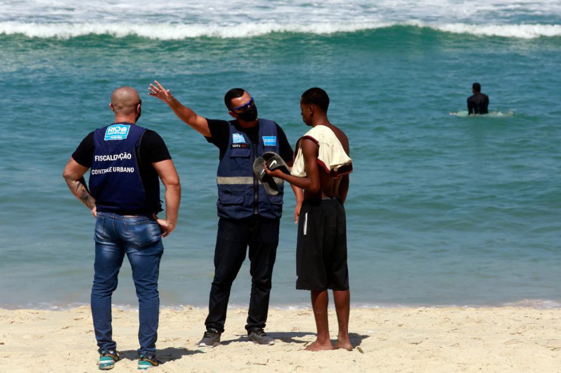 Permanência na areia das praias está proibida pelo decreto municipal - Divulgação/Seop