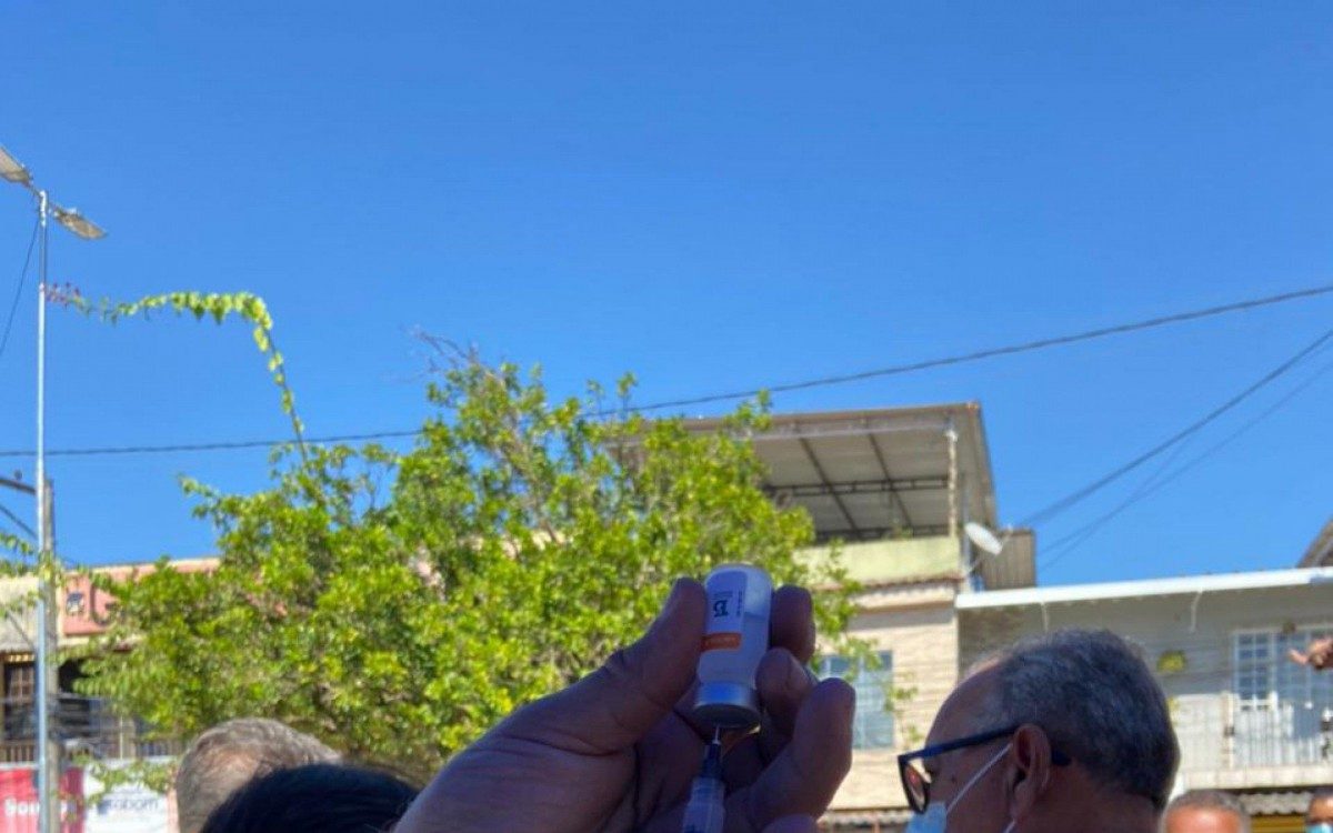 Vacina&ccedil;&atilde;o contra Covid-19 em Duque de Caxias