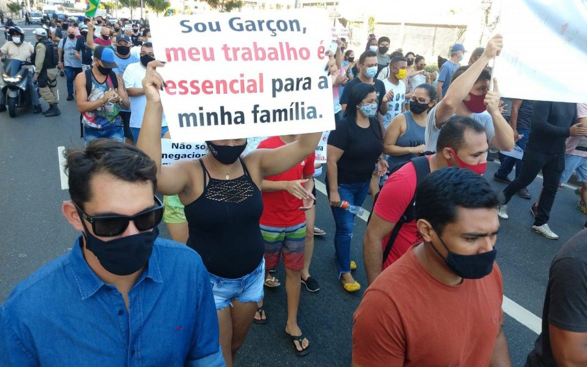 Protesto contra as medidas de restri&ccedil;&atilde;o em Niter&oacute;i