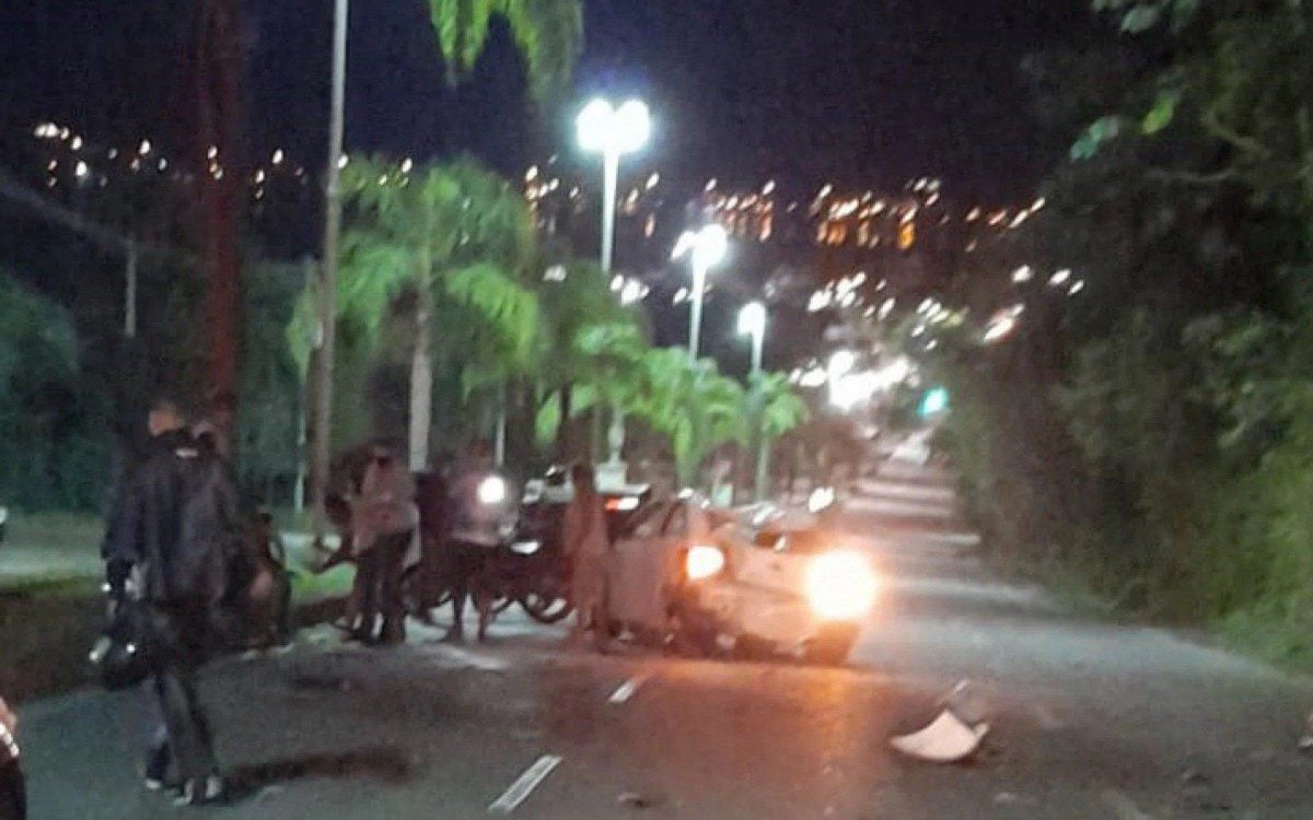 Acidente deixou três pessoas mortas e duas feridas em Niterói - Divulgação 