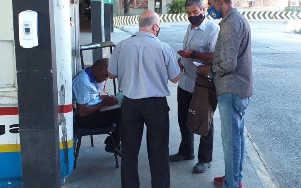 Diretores do Sintronac coletaram votos entre rodovi&aacute;rios no Terminal Jo&atilde;o Goulart, no centro de Niter&oacute;i