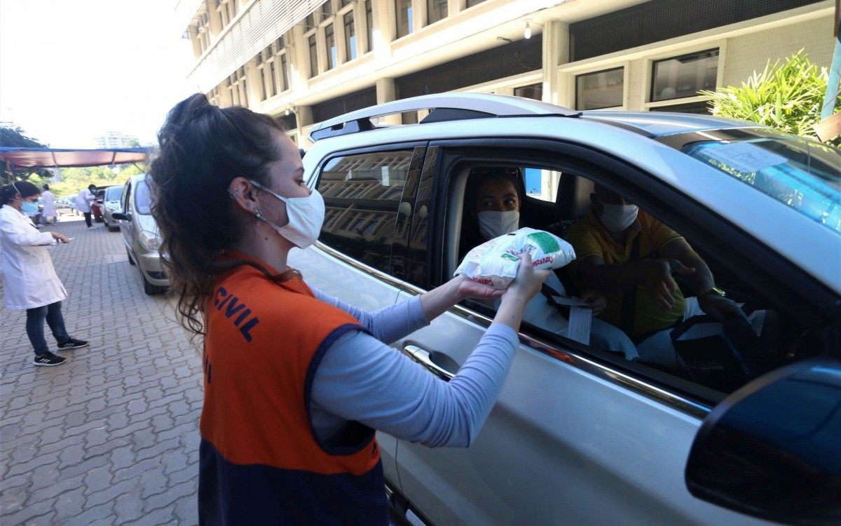Um povo engajado: niteroienses j&aacute; doaram aproximadamente 2 toneladas de alimentos