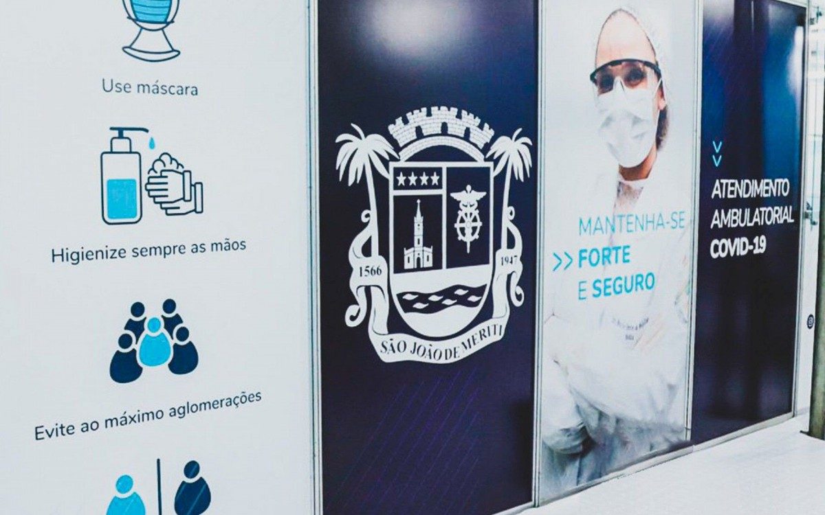 A tenda funciona na &aacute;rea externa da UPA de Jardim &Iacute;ris, que est&aacute; em sua fase final de reforma
