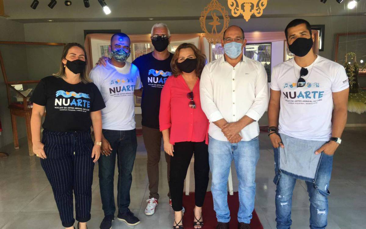 Diversas autoridades do munic&iacute;pio, incluindo o prefeito da cidade, Marcelo Magno, visitaram a mostra no primeiro dia da exposi&ccedil;&atilde;o