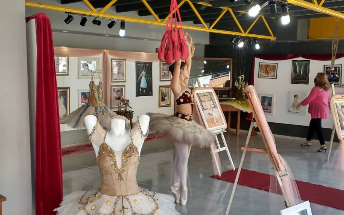 Exposição reúne mais de 30 quadros e 20 figurinos do balé clássico - Foto: Divulgação