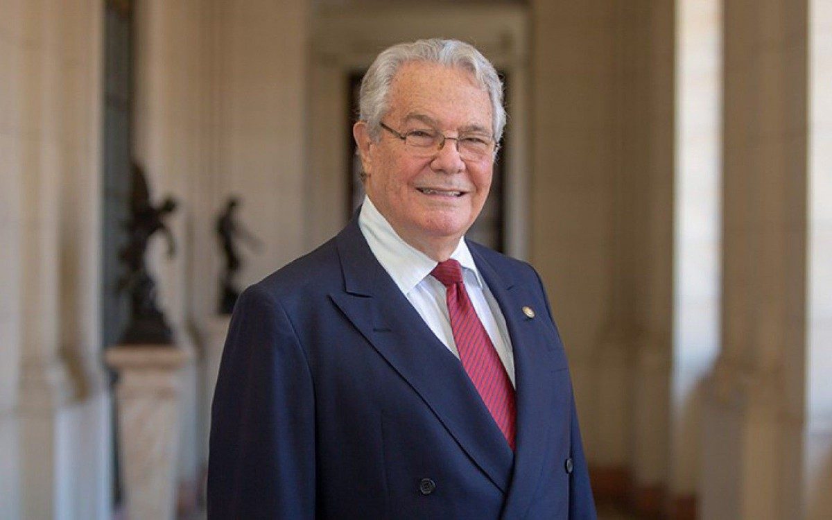 O deputado Noel de Carvalho (PSDB) protocolou nesta segunda-feira pedido de revoga&ccedil;&atilde;o da Medalha Tiradentes dada ao Dr. Jairinho