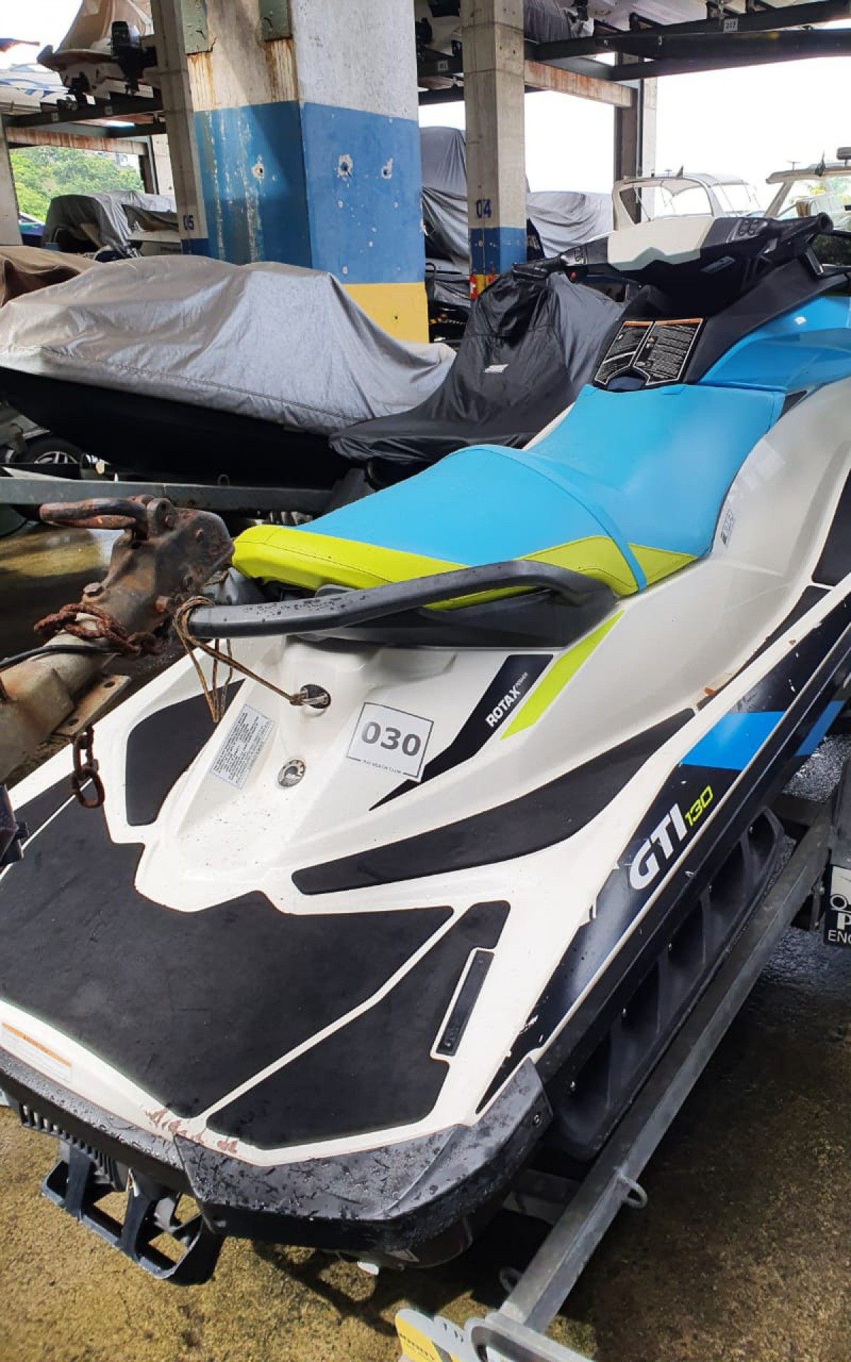 Entre os bens do casal alvo da Opera&Atilde;&sect;&Atilde;&pound;o Rainha de Copas, estava um jetski 