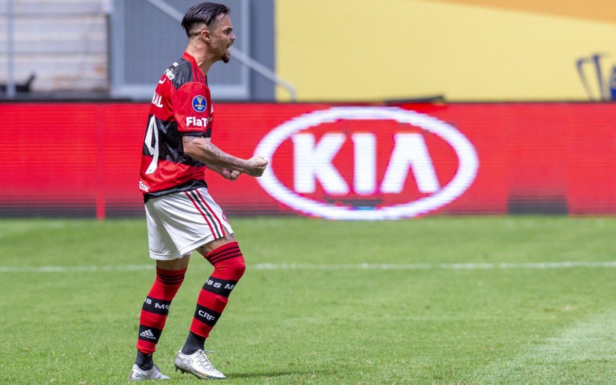 Michael vibra ao converter p&ecirc;nalti na final da Supercopa