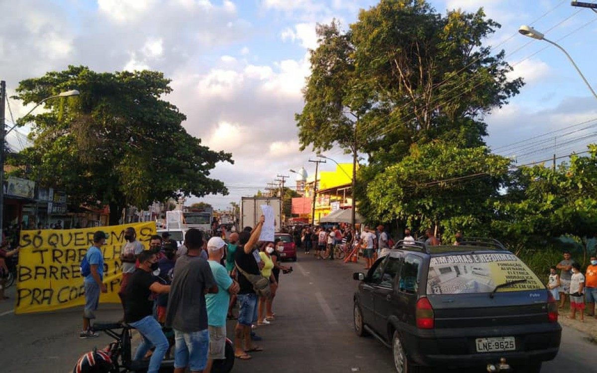 Popula&ccedil;&atilde;o revoltada com constantes congestionamentos 