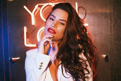 Ex-participante de 'A Fazenda' é vítima de golpe e manda recado para fãs e amigos