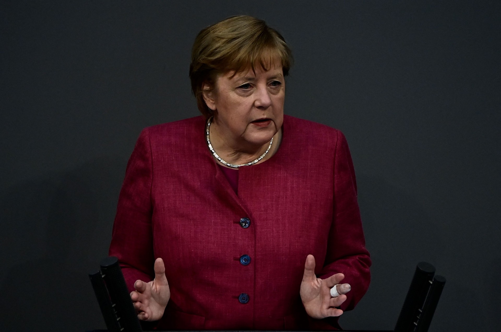 Merkel pede votos para Laschet pela ‘estabilidade’ da Alemanha