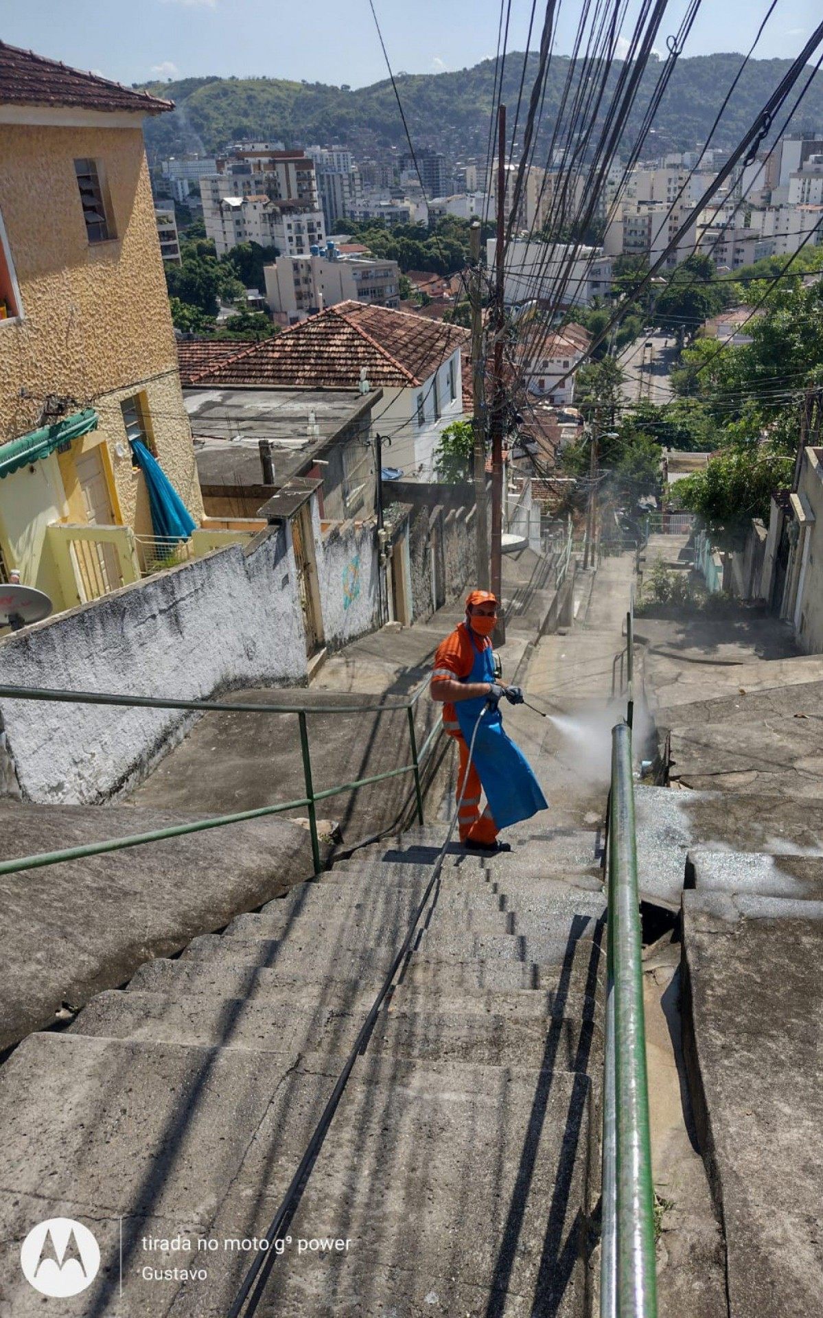 Comlurb levou sanitiza&ccedil;&atilde;o contra coronav&iacute;rus a mais quatro comunidades