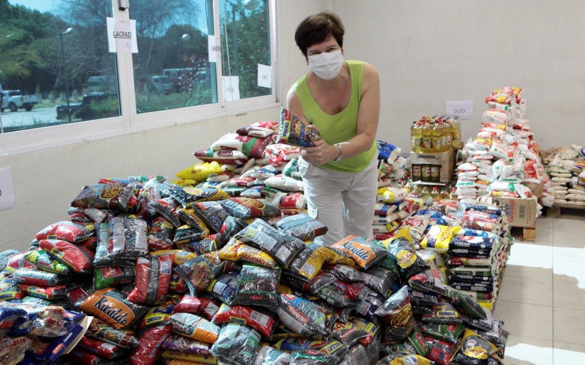 Primeira-dama Christa Grael ressaltou a import&acirc;ncia da solidariedade para atravessar esse momento