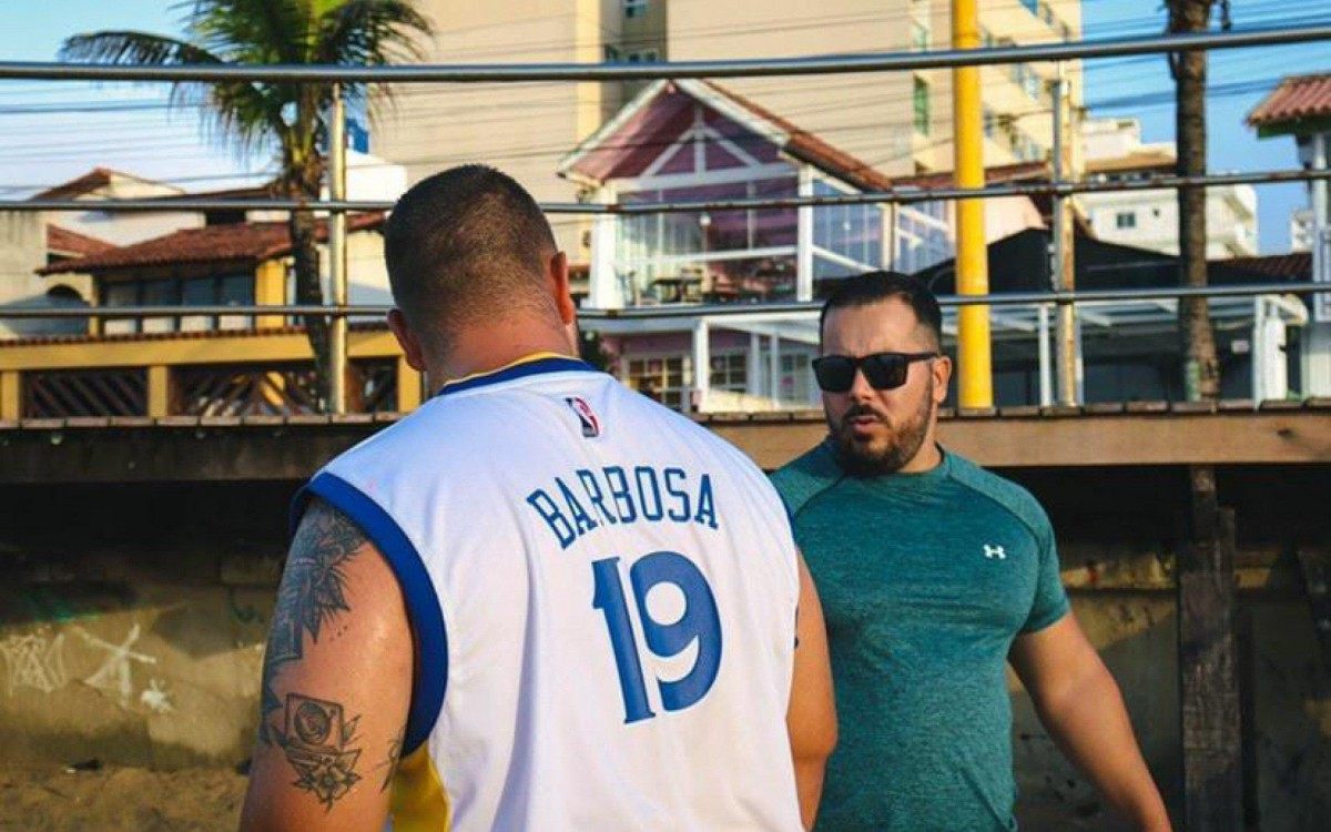 O personal trainer Marcio Henriques, que tamb&eacute;m &eacute; preparador f&iacute;sico do Maca&eacute; Oilers, est&aacute; respons&aacute;vel por melhorar o condicionamento f&iacute;sico do atleta