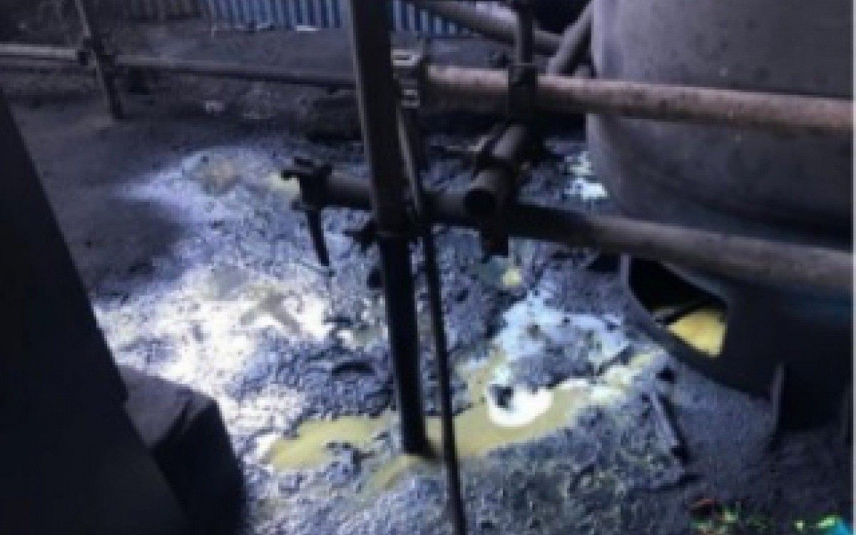 Segundo a prefeitura, efluente no terminal de CSN vaza diretamente para o solo