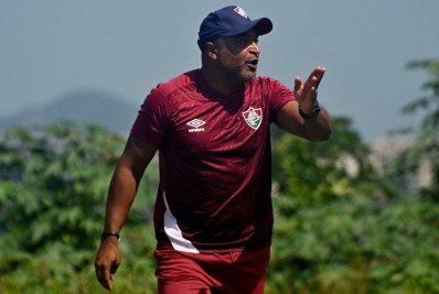 Trabalho de Roger Machado não evolui e diretoria do Fluminense deve debater para definir futuro