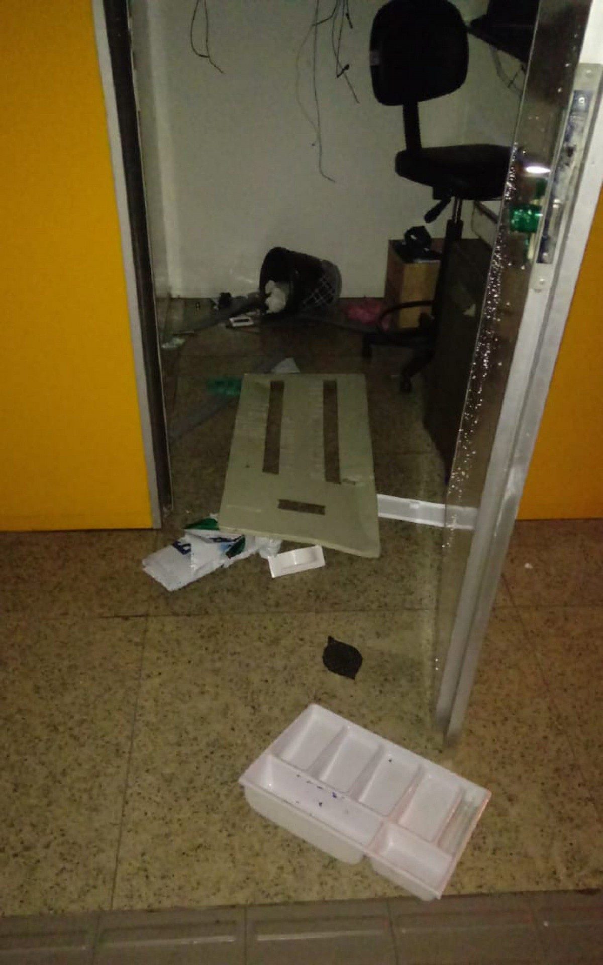 Criminosos depredam esta&ccedil;&atilde;o Aeroporto Jacarepagu&aacute; 