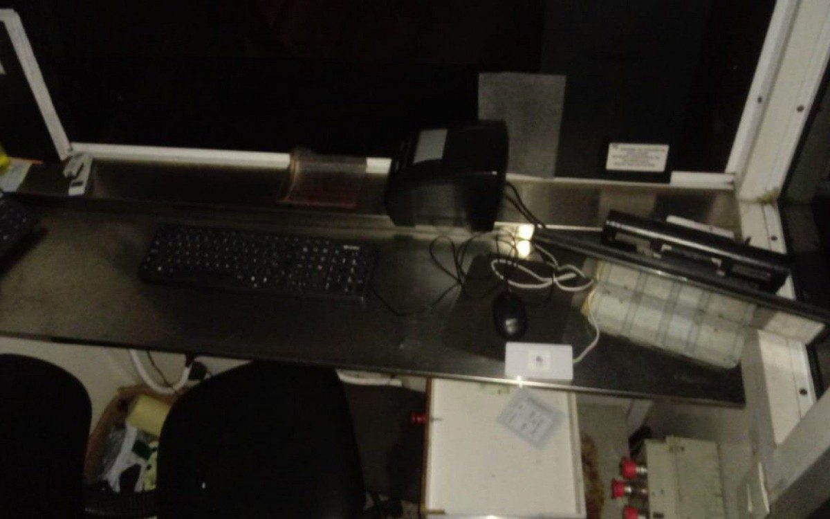 Criminosos depredam esta&ccedil;&atilde;o Aeroporto Jacarepagu&aacute; 