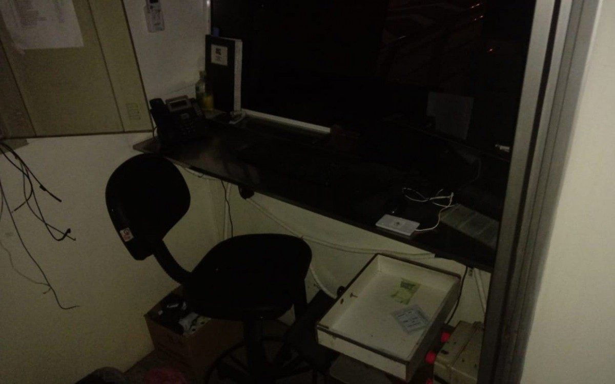 Criminosos depredam esta&ccedil;&atilde;o Aeroporto Jacarepagu&aacute; 