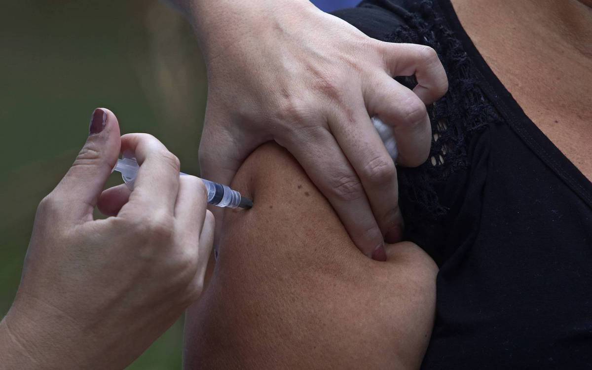  444.724 pessoas receberam a segunda dose nesta ter&ccedil;a-feira