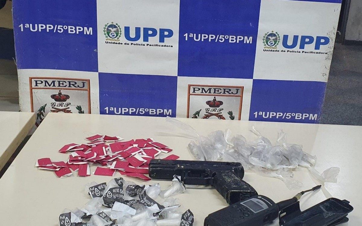 Material apreendido com o criminoso 