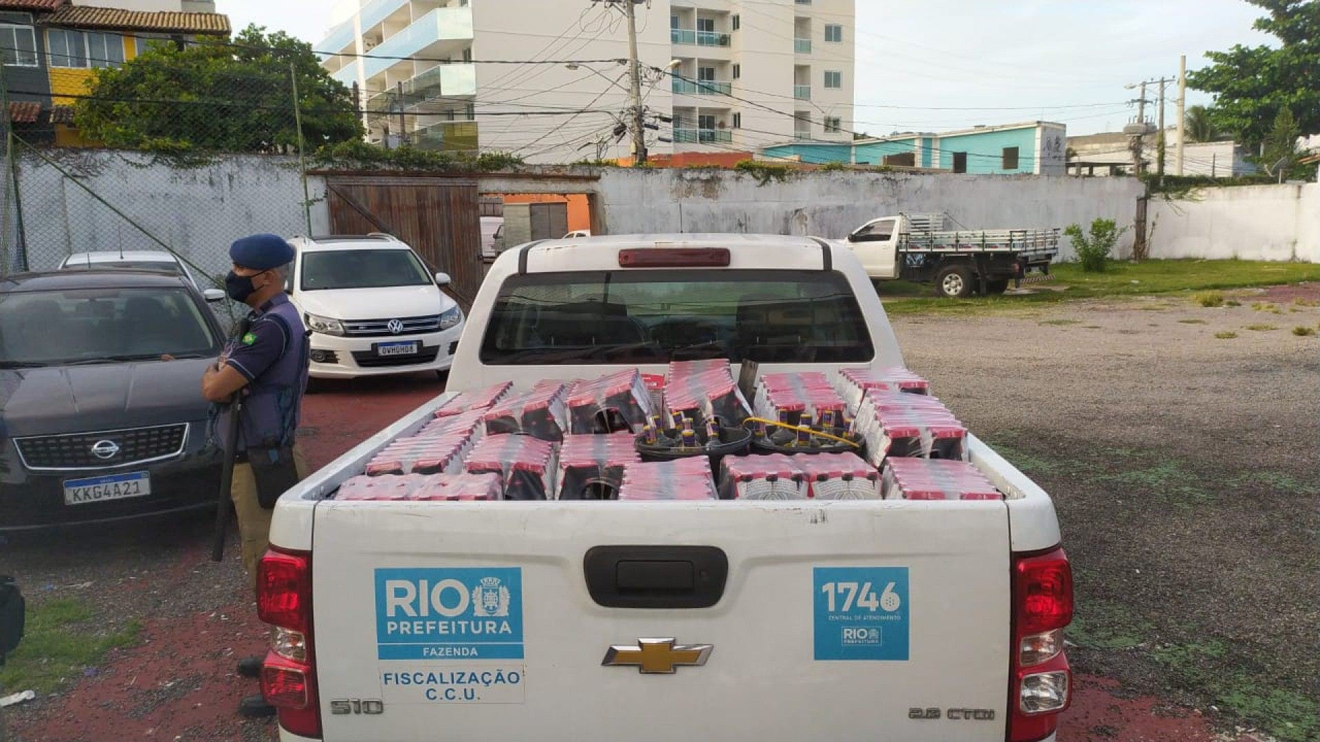 V&iacute;deo: Prefeitura barra festa prevista para 500 pessoas no Recreio dos Bandeirantes