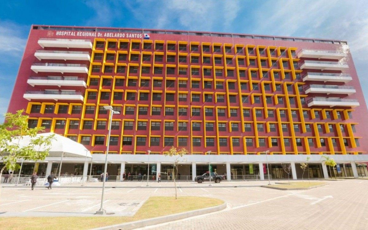 Funcion&aacute;rios de hospital no Par&aacute; dizem que parede falsa escondia respiradores
