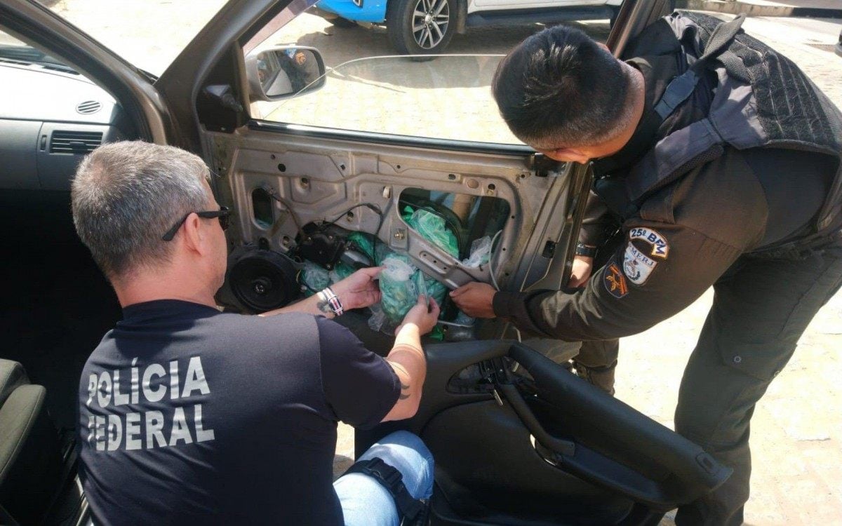 Homem confessou ter sido pago para levar entorpecentes para Búzios - Divulgação/Polícia Federal 