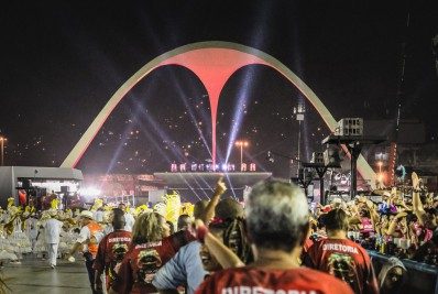 'É muito possível ter o Carnaval em 2022', diz Secretário de Saúde
