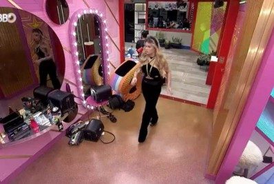 Produção interrompe voto de Caio e chama atenção de Viih Tube ao vivo