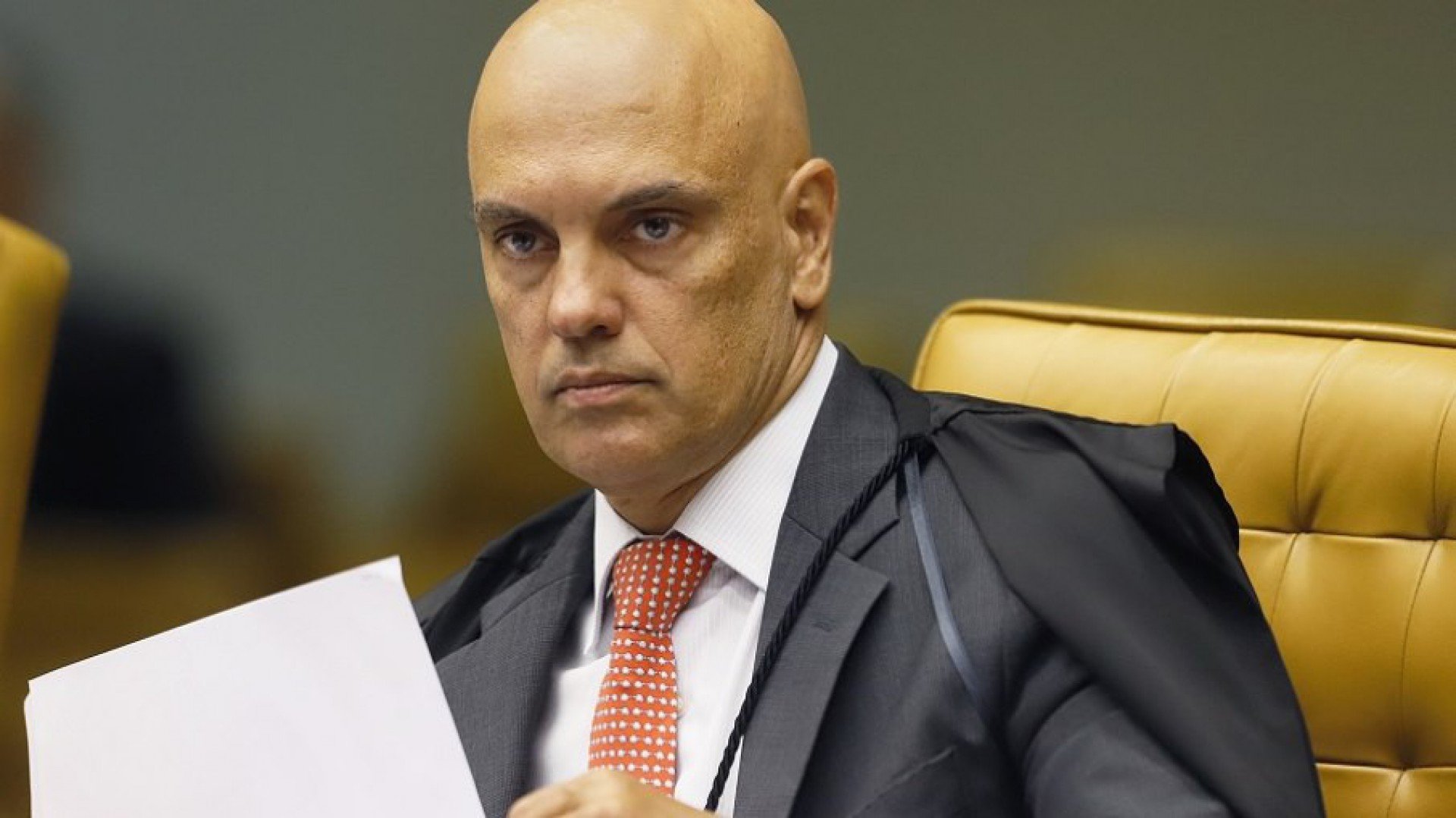 Ministro do STF libera julgamento contra ações de Bolsonaro relacionadas à posse de armas