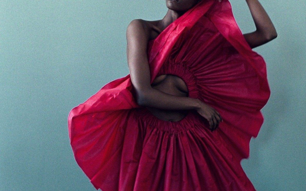 Em 2016, aos 18 anos, foi apontada pela Vogue norte-americana como uma das modelos mais promissoras do Brasil