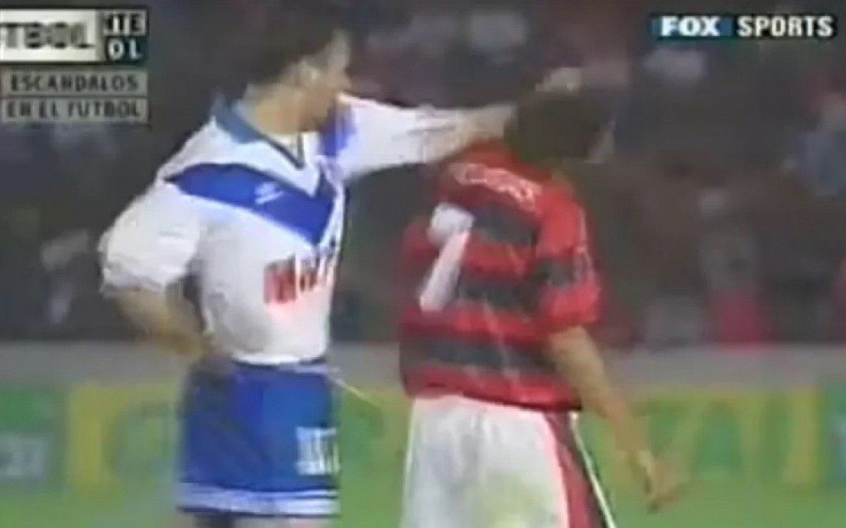 Edmundo levou soco durante Flamengo x Vélez em 1995