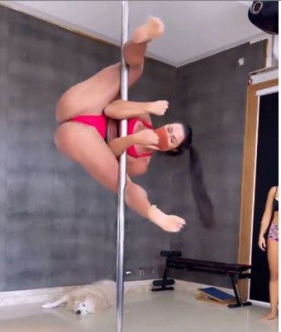 Gracyanne Barbosa - Reporter 03