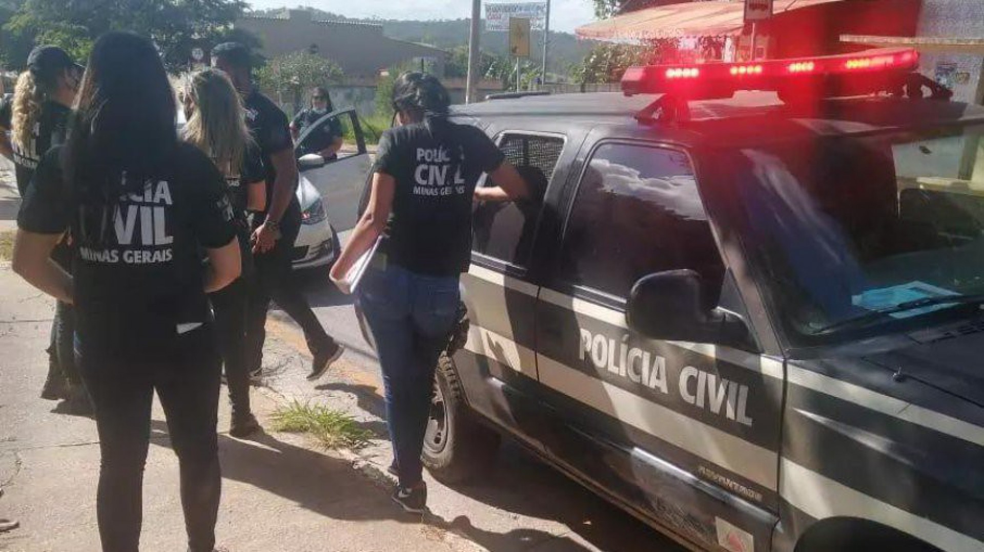 Adolescente de 14 anos fazia programas sexuais com agenciamento da mãe