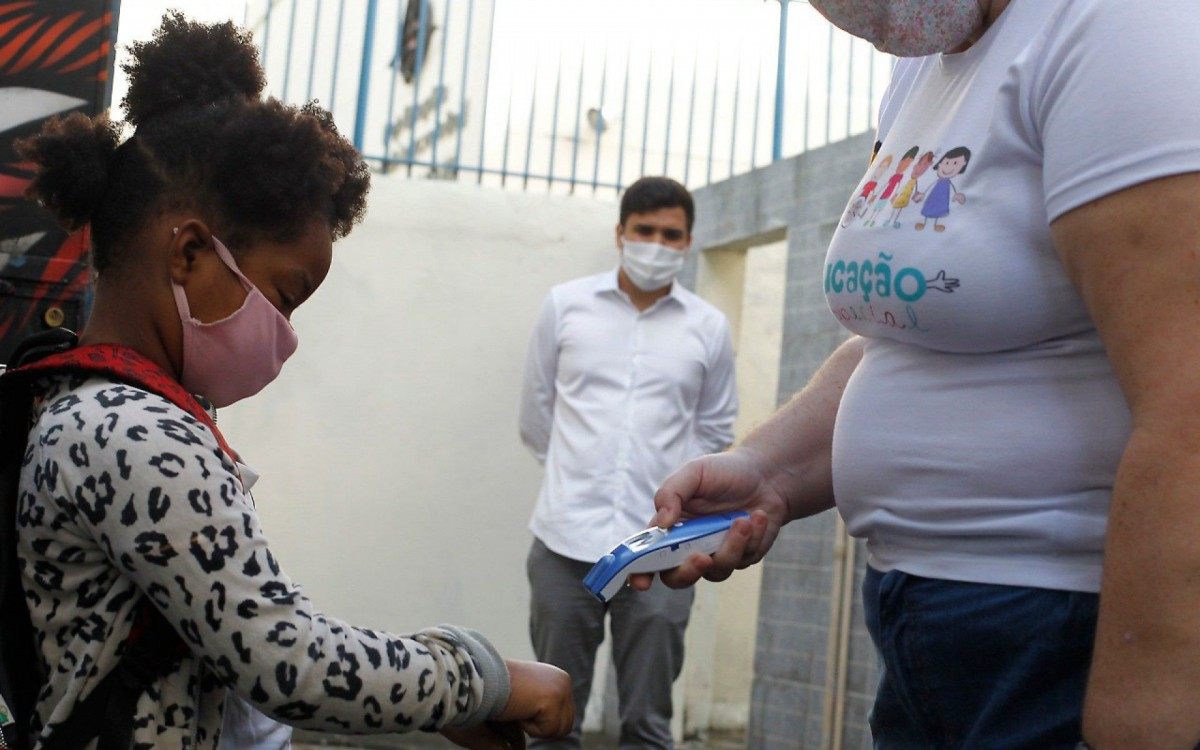 Secret&aacute;rio de Educa&ccedil;&atilde;o do Rio garante seguran&ccedil;a nas escolas