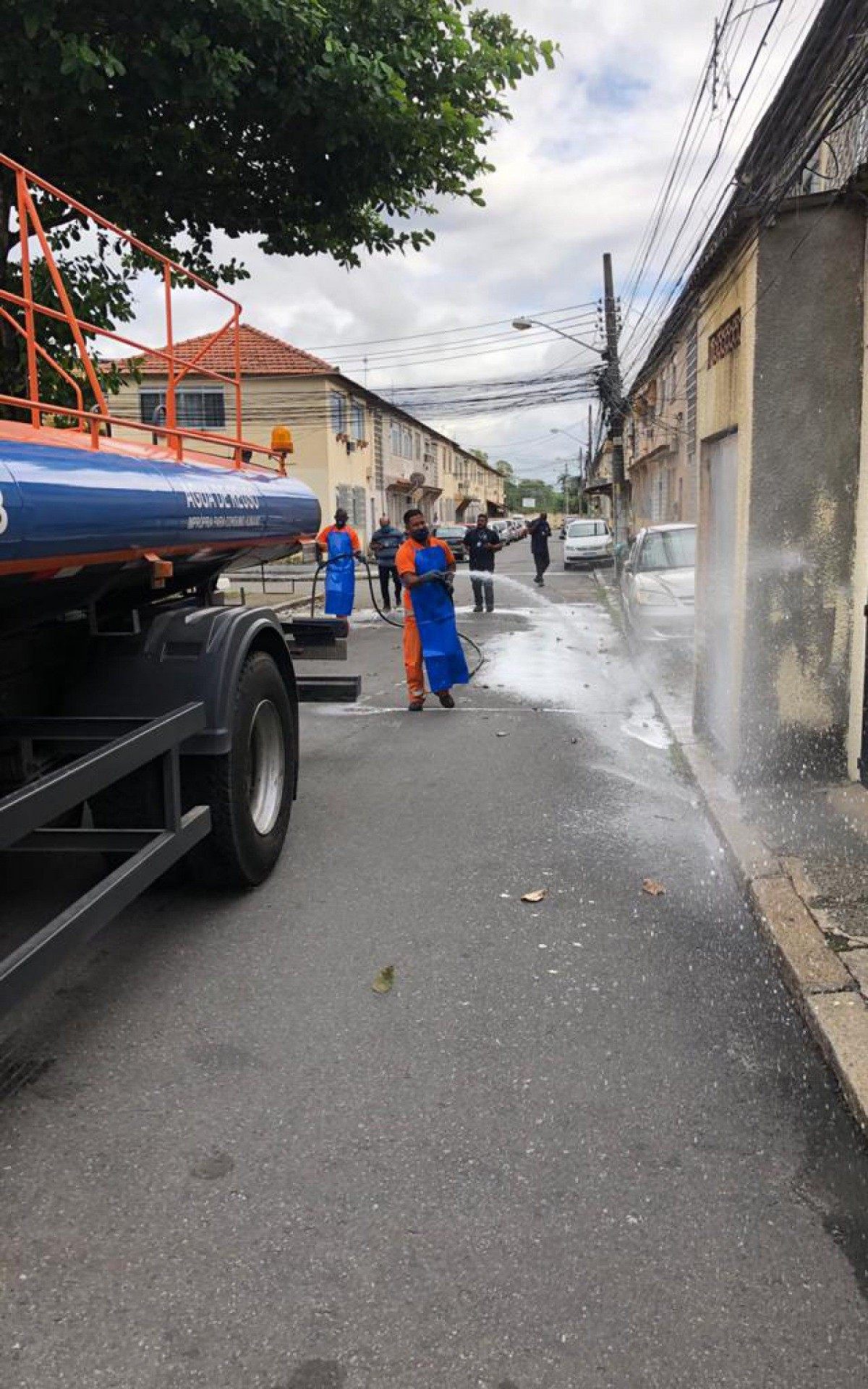 Vias ainda receberam lavagem hidr&aacute;ulica com &aacute;gua de reuso