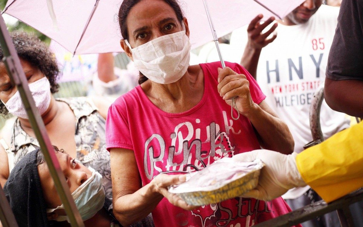 RJ Alimenta vai abrir novas unidades em Mag&eacute; e Campos. Na foto, Dona Claudia Guimaraes